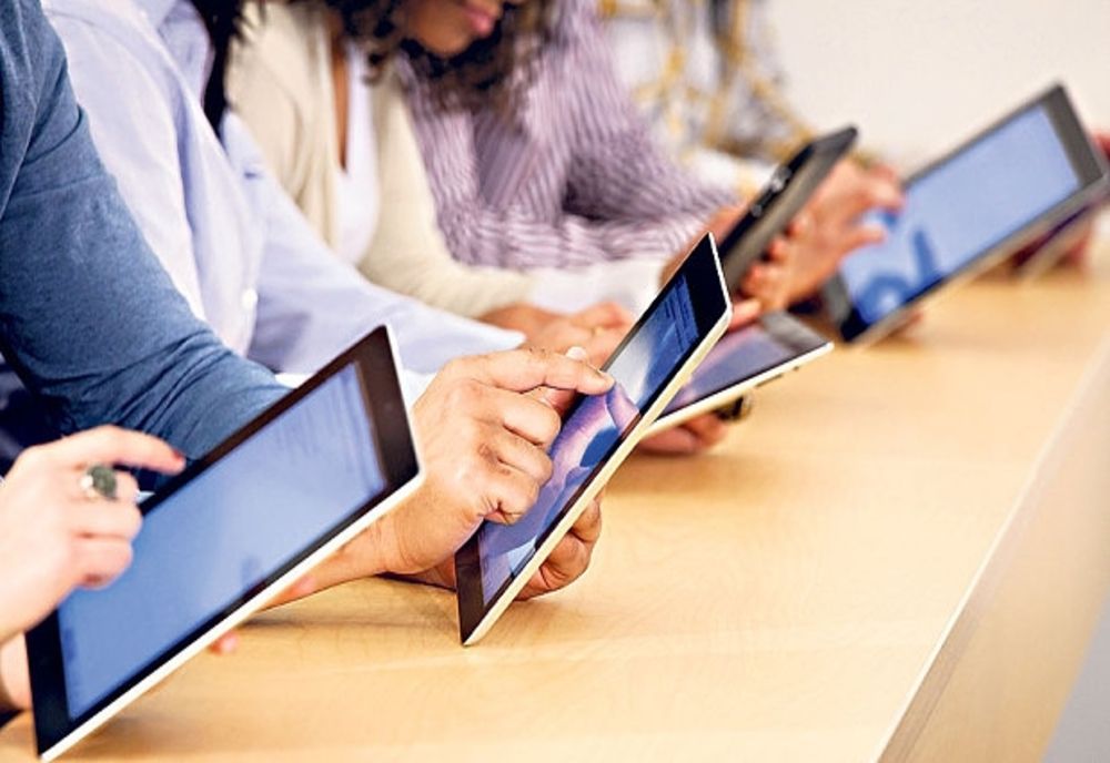 1.800 de tablete pentru elevii din Intorsura Buzăului