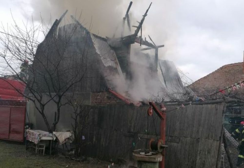 Incendiu la un adăpost de animale din Covasna