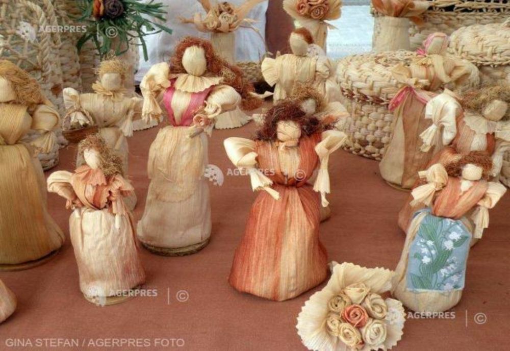 Meșteșuguri și obiceiuri de Crăciun, popularizate prin ateliere de creație online