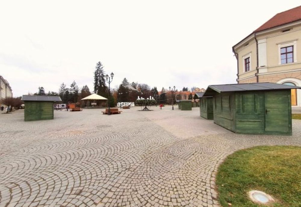 Piaţă de Crăciun în centrul oraşului Sfântu Gheorghe