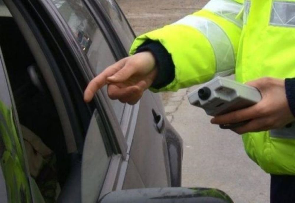 Șofer prins băut la volanul unei autoutilitare