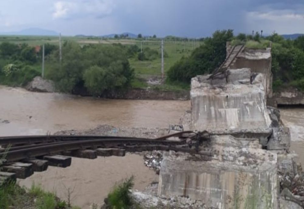 CFR SA a desemnat compania care va reface podul de la Budila