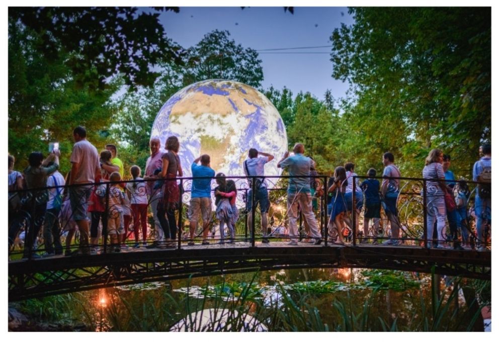 Mii de oameni s-au bucurat de întâlnirea cu Pământul la Sfântu Gheorghe