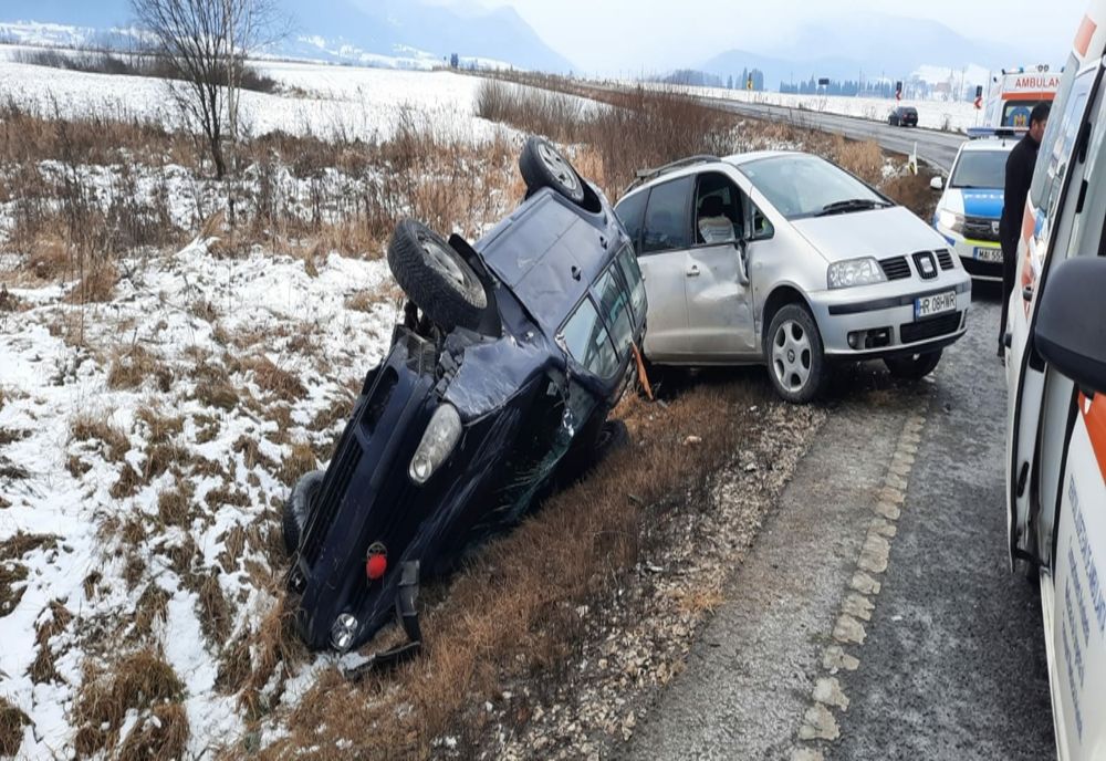 S-a răsturnat cu mașina, a ieșit singur din autoturism și a murit după ce a fost călcat de alt autovehicul!