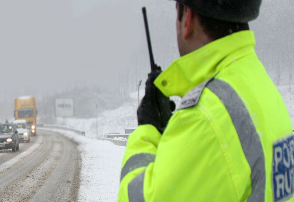 Se circulă în condiții de iarnă! Recomandările polițiștilor