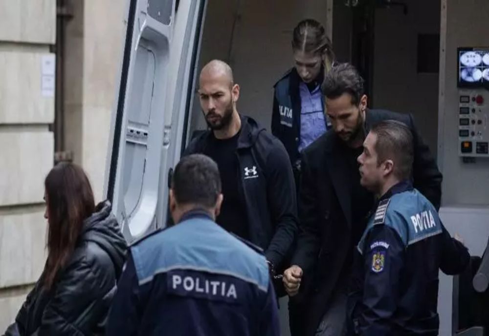 Frații Andrew și Tristan Tate, duși miercuri din arest la DIICOT. Primele declarații pentru presă: "Statul român vrea să ne ia banii"