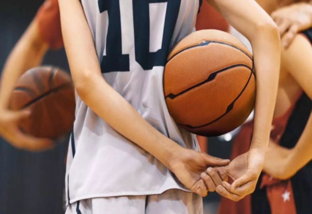 LIGIA DECA PROMOVEAZĂ SPORTUL ÎN ȘCOLI, CU AJUTORUL MARILOR CAMPIONI ROMÂNI