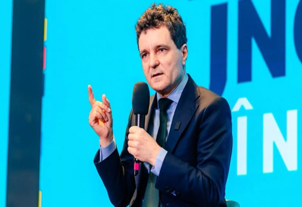 EFE: NICUȘOR DAN, MATEMATICIANUL LINIȘTIT CARE A ÎNVINS EXTREMA DREAPTĂ