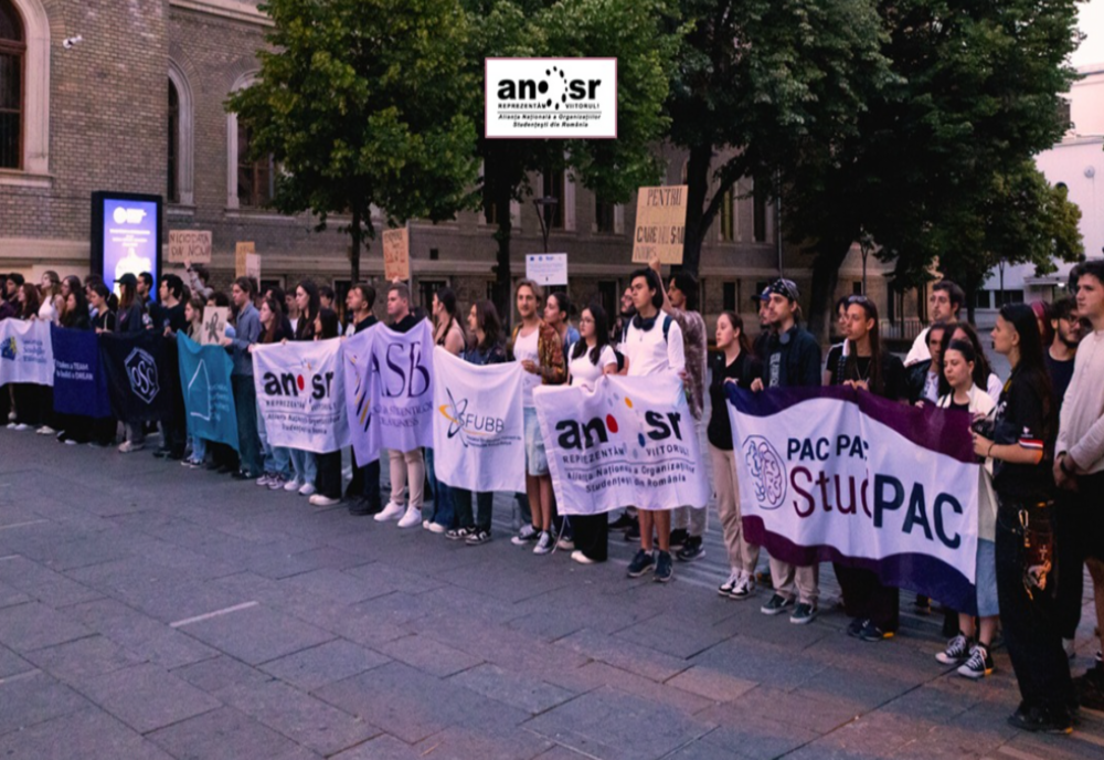 STUDENȚII SE ALĂTURĂ PROTESTULUI PROFESORILOR DIN 8 SEPTEMBRIE, NEMULȚUMIȚI DE MĂSURILE DE AUSTERITATE 
