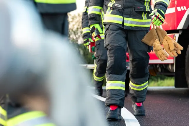 Alertă în Bulgaria: Explozie urmată de un incendiu devastator la un depozit de armament