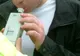 Experimentul care arată alcoolemia dată de medicamente pentru tratarea durerilor de gât - VIDEO