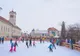 În această dimineață s-a deschis patinoarul în aer liber din Piaţa Centrală