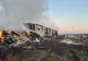 Incendiu puternic la o hală de sortare a deșeurilor, în Covasna: pompierii luptă de ore întregi cu flăcările. Apa, adusă de la 3 km distanță