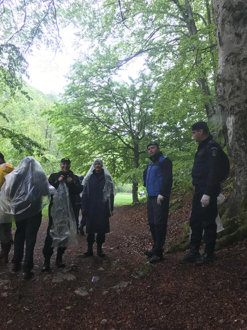 Jandarmi ecologizare Cheile Varghisului mai 2019 - 3